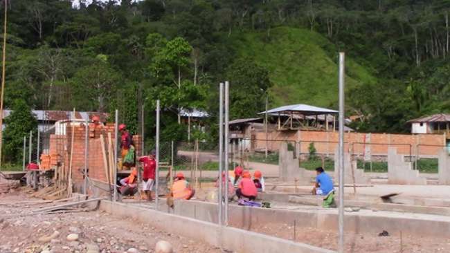 Loza-deportiva-de-Shumanza Diario Voces (Tarapoto)
05/11/2018
Juanjui. Más del 80% de avance se encuentra la losa deportiva de uso multifuncional de Shumanza, esta obra que lo vienen realizando el Programa Trabaja Perú y la Municipalidad…