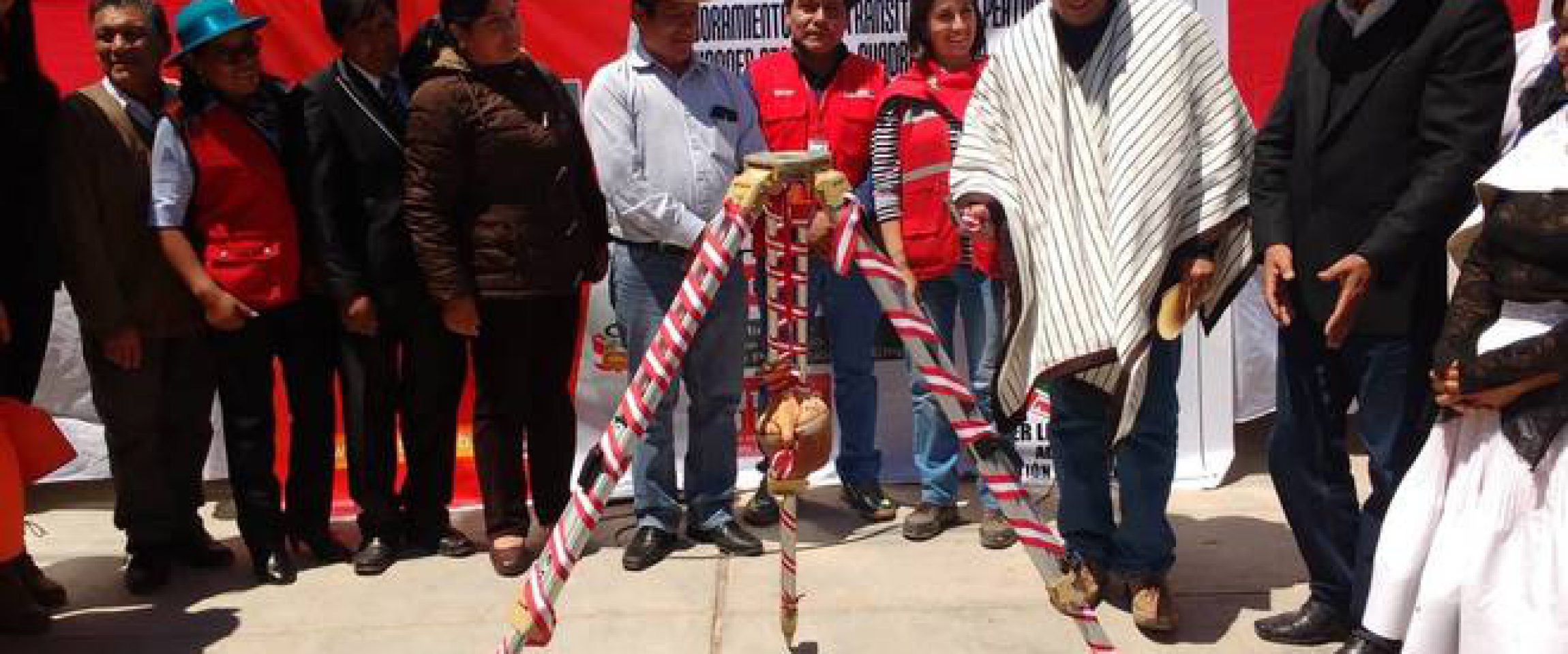 noticia-426294597170176520241102683682066905694208n La República
25/09/2018
Viceministro de Trabajo y Promoción del empleo, David Fernando, llega al distrito de Sicaya e informa que el programa “Trabaja Perú” promovió más de 14 mil empleos temporales en todo el Perú…