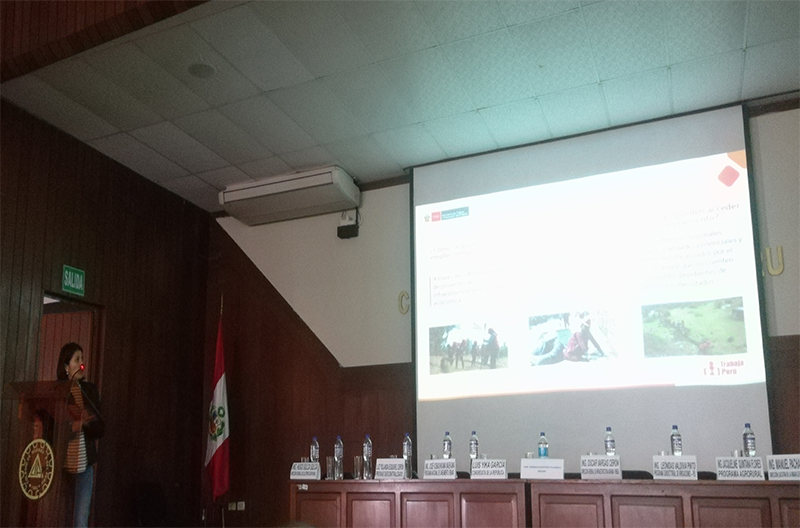 PRESENTACION-LA-LIBERTAD-II_1 El Programa Trabaja Perú participó el pasado martes 22 de enero en la mesa de trabajo denominada “Retos y desafíos de los gobiernos locales de la región La Libertad”, organizado…