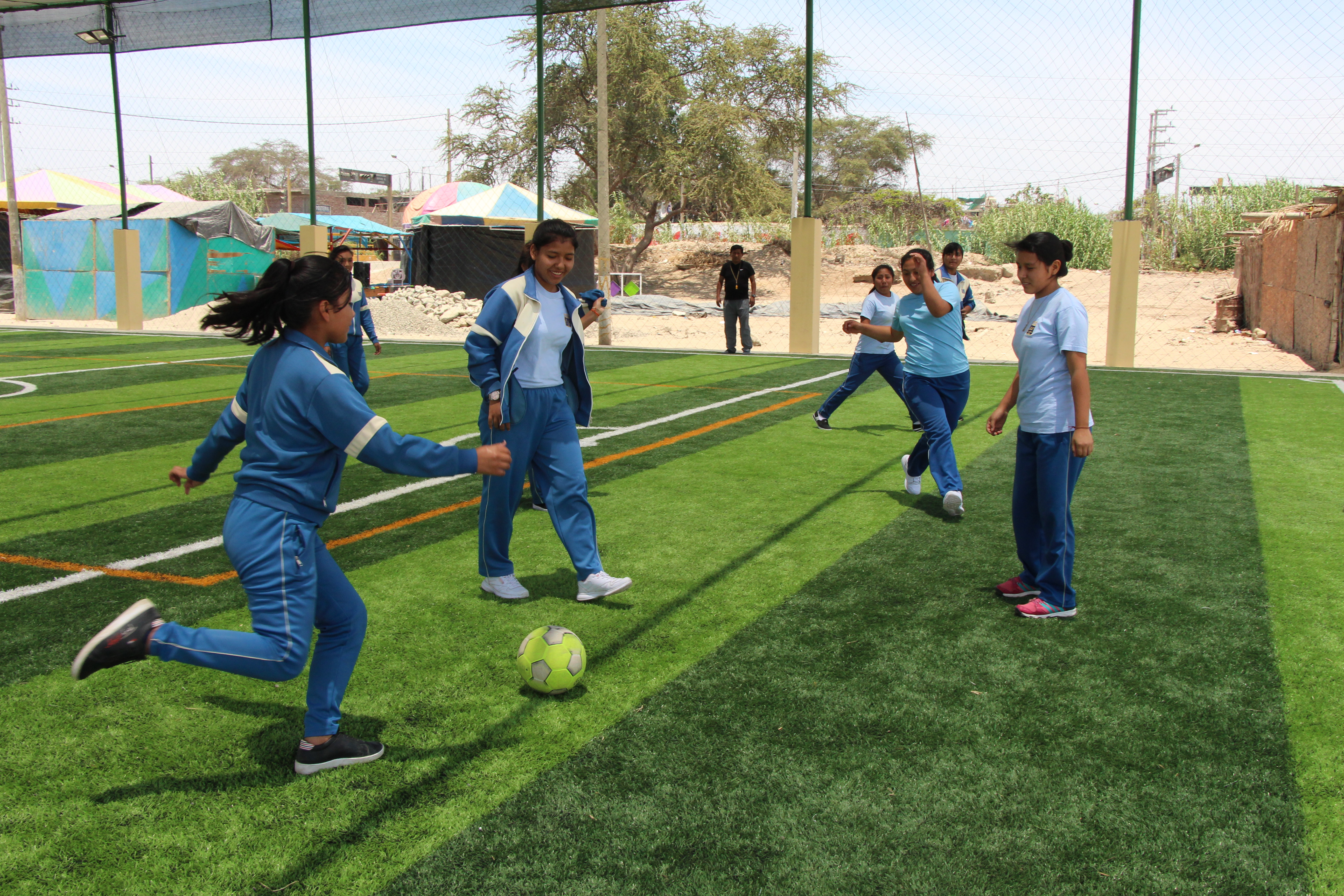 IMG_8566 La infraestructura deportiva no solo es un espacio que sirve para el recreo o la distracción, también es una importante herramienta de interacción entre los miembros de una comunidad y…
