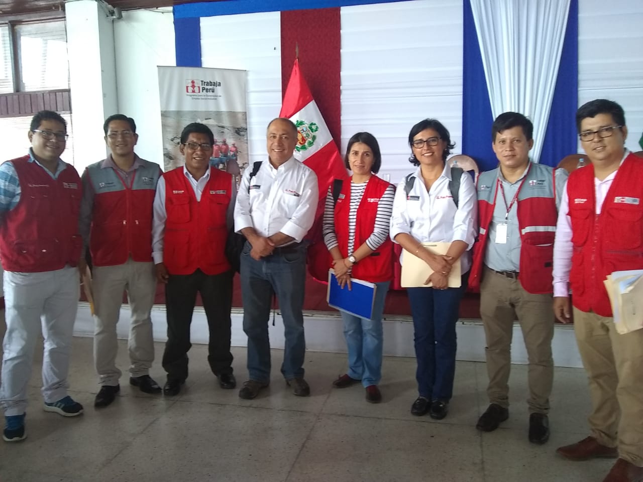 MinistraenLoreto Trabaja Perú seguirá brindando asistencia técnica a las autoridades de Loreto para que presenten proyectos que generen puestos de trabajo temporales en dicha región y, de esta forma, se beneficie…