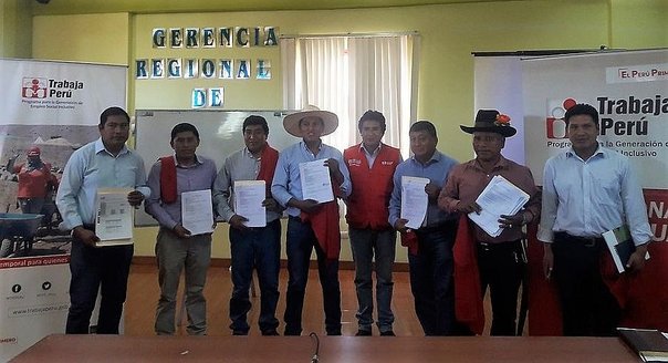 Correo (Moquegua)

10/04/2019

Alcaldes de la provincia Sánchez Cerro sostuvieron encuentro con representantes de Programa.

El jefe de la Unidad Zonal de Trabaja Perú en Moquegua, Julio Gonzáles Cáceres, manifestó que dichas actividades…