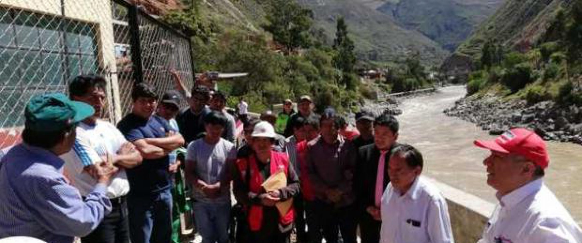 peru21 trabajaperu mayo2019 Perú21
20/05/2019
El Gobierno reforzó la margen derecha del río Mantaro, en la localidad de Tambillo (Huancavelica), para reducir el riesgo de inundaciones, informó el Ministerio de Trabajo y Promoción del Empleo…