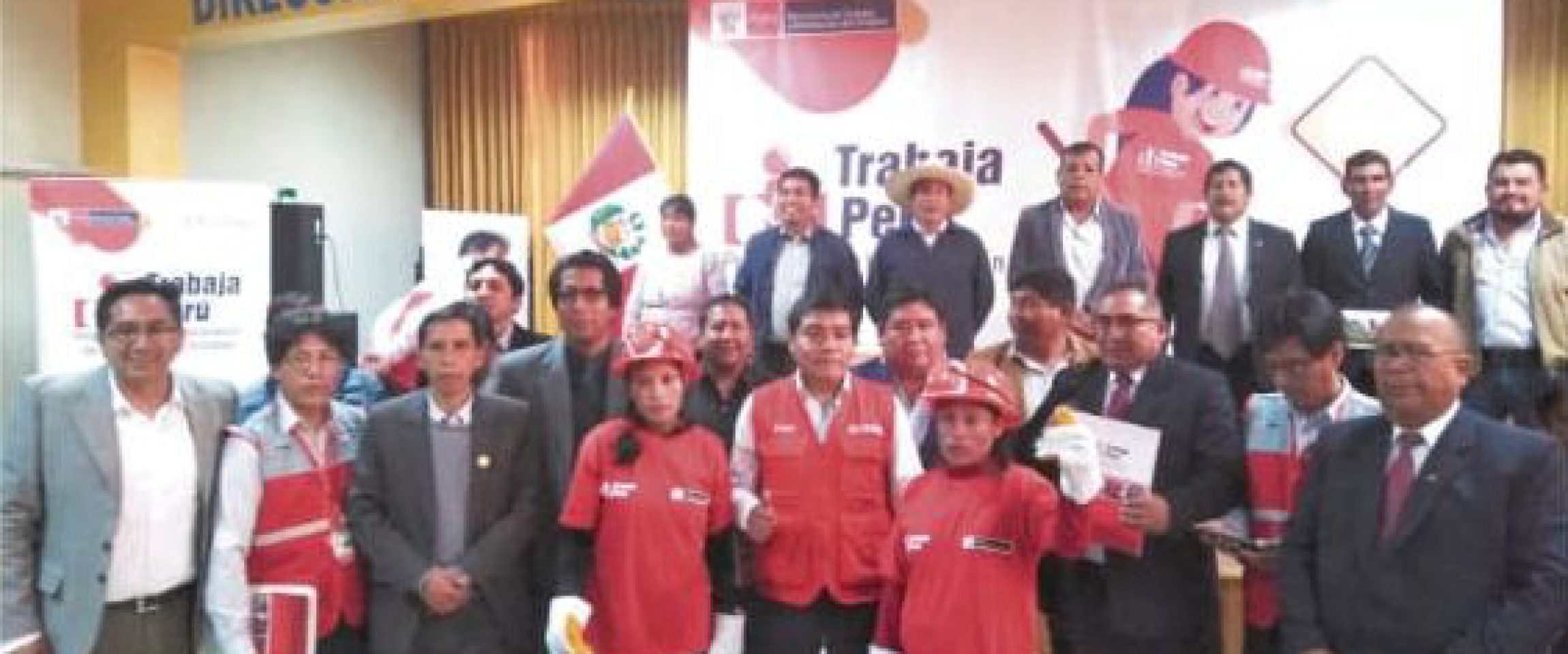 DIARIOprimicia huancayo trabajaperu junio2019 2 Primicia (Huancayo)
13/06/2019
El programa Trabaja Perú, a través de la Unidad Zonal de Junín que lidera el arquitecto Rafael López, suscribió convenios con ocho alcaldes de la región Junín, para la…