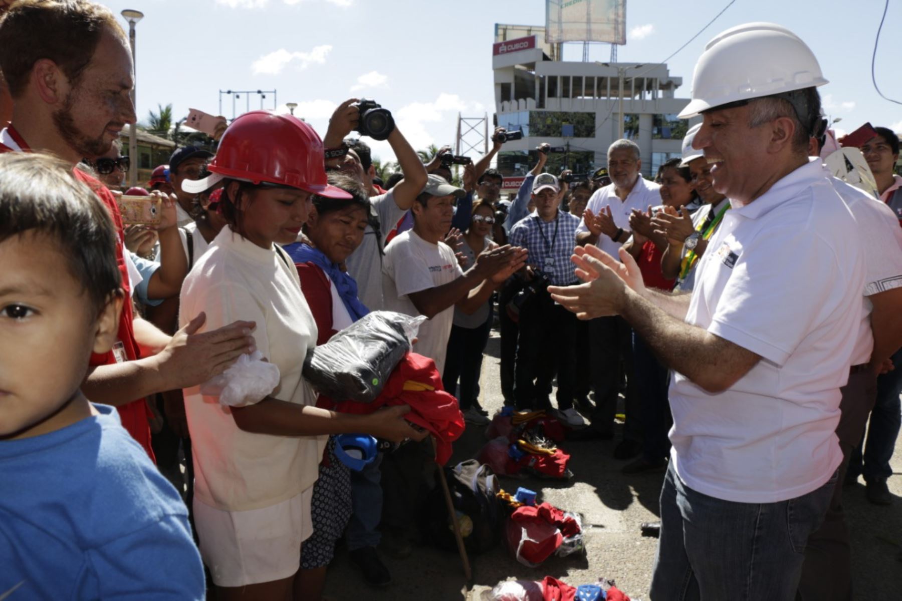 andina trabajaperu 7julio Andina
07/06/2019
El viceministro de Promoción del Empleo y Capacitación Laboral, Javier Palacios Gallegos, dio inicio a las Actividades de Intervención Inmediata (AII) que el Ministerio de Trabajo y Promoción del Empleo…