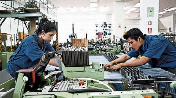 gestion trabajaperu junio2019 Gestión
24/06/2019
La ministra Sylvia Cáceres firmó un convenio interinstitucional con la Municipalidad de Lima para financiar la ejecución de tres proyectos de infraestructura social a través del programa Trabaja Perú.
Puedes leer…