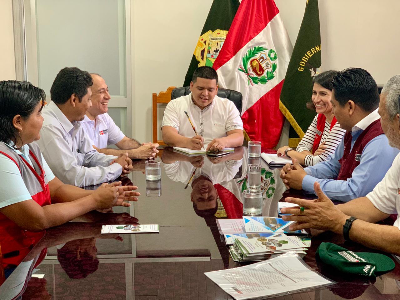 trabajaperu madre de dios AII 1 El viceministro de Promoción del Empleo y Capacitación Laboral, Javier Palacios, lideró una reunión con diversas autoridades con el fin de ultimar detalles sobre la intervención que iniciará hoy el…