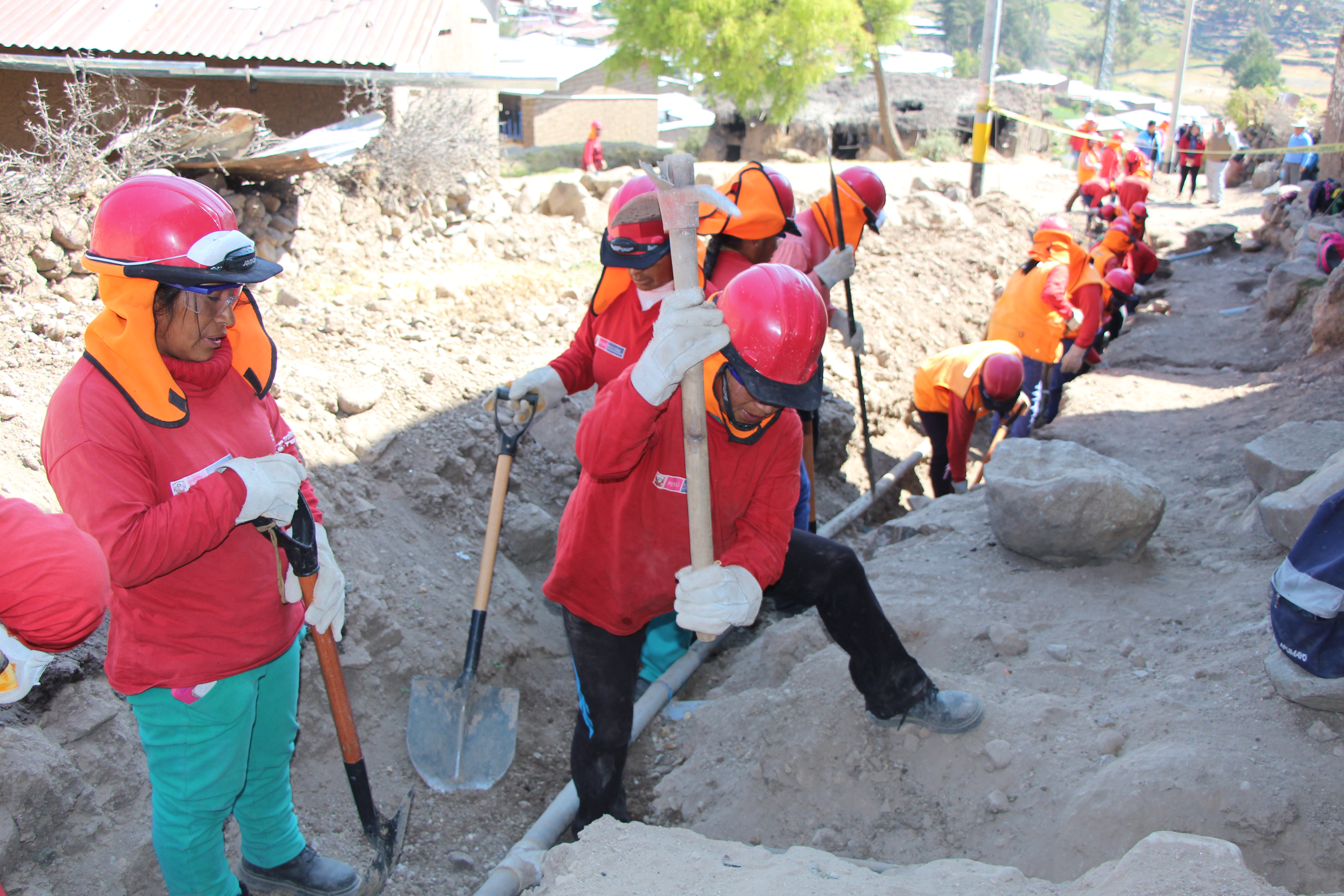 trabajaperu participantes Los Andes (Puno)
11/06/2019
El programa Trabaja Perú, del Ministerio de Trabajo y Promoción del Empleo (MTPE), ejecutará 14 proyectos de infraestructura social, básica y económica intensivos en mano de obra no…