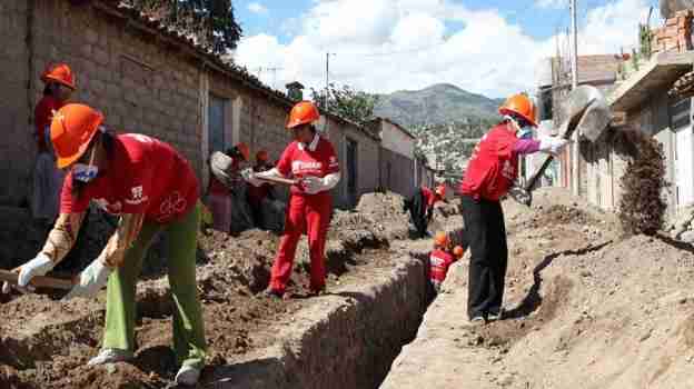 cutivalu trabajaperu julio2019 Radio Cutivalú (Piura)
30/06/2019
El Ministerio de Trabajo inició las asambleas de selección de participantes en todo el país y donde se elegirán a los beneficiarios de los empleos temporales que convocó…