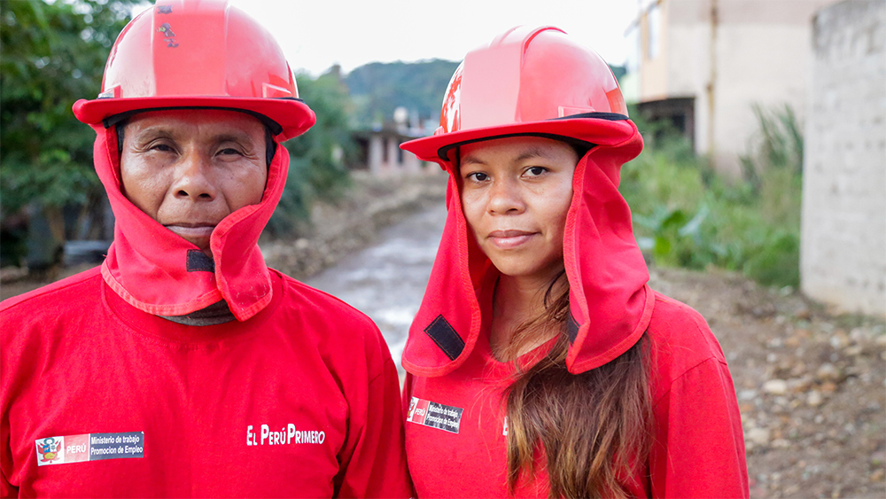 testimonio-01 Nereida Carvalio (27) es una de las 40 mujeres que participaron en la limpieza de la cuneta de la quebrada Aniceto Cahuata ubicada en el distrito de Inambari, Madre de…