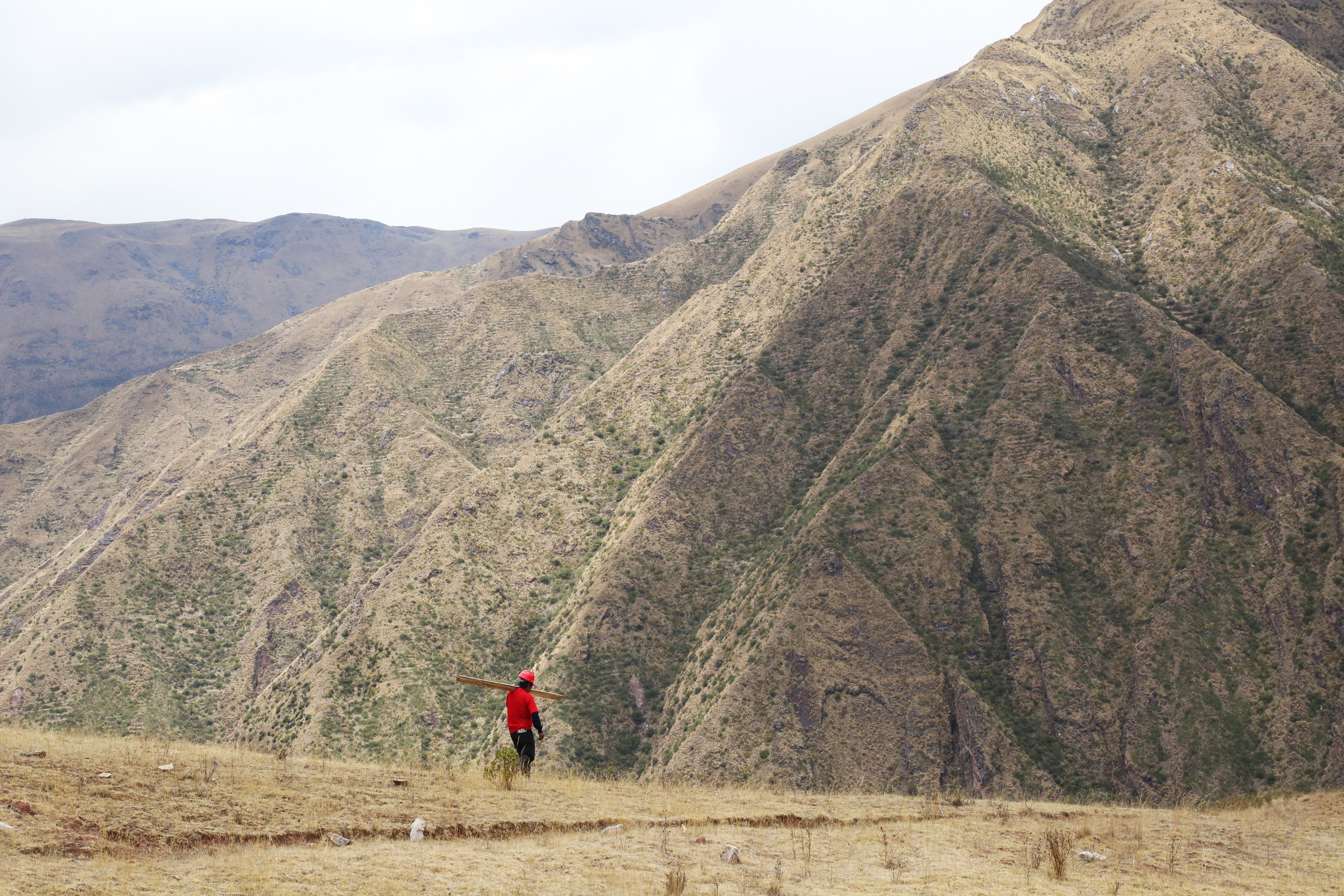violencia 1980-2000 Gracias al acuerdo interinstitucional firmado en enero por Trabaja Perú y el Ministerio de Justicia y Derechos Humanos, a través de la Secretaría Ejecutiva de la Comisión Multisectorial de Alto…