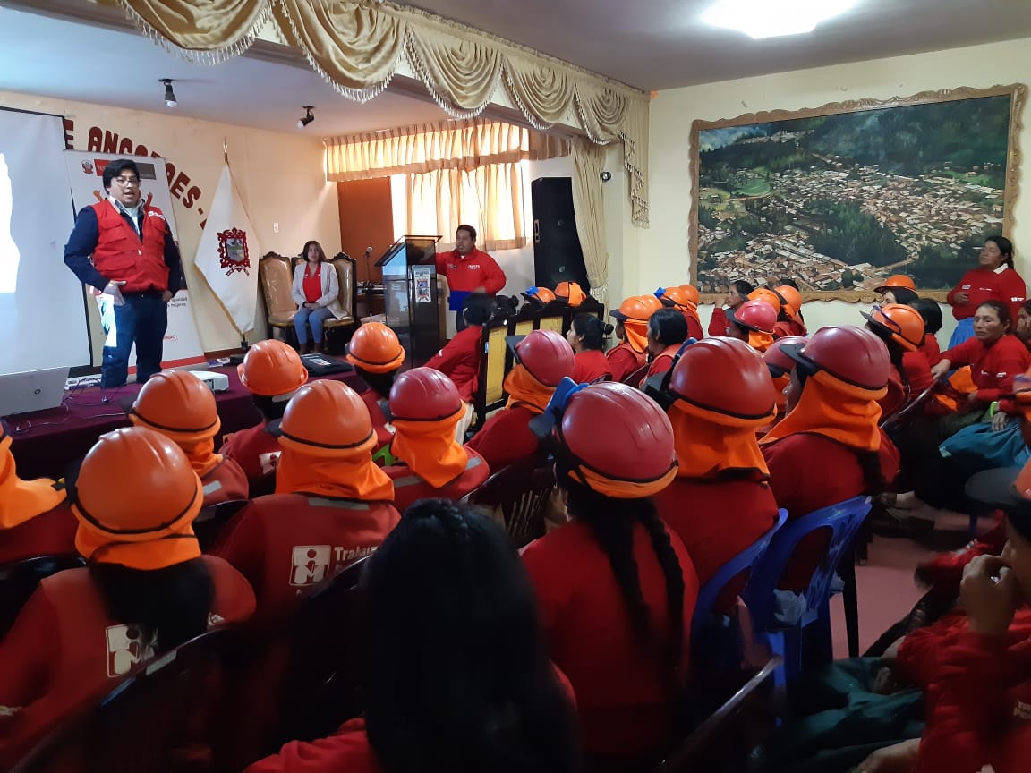 angaraes trabajaperu2019 2 Más de 300 beneficiarios y beneficiarias de Trabaja Perú participaron el pasado 10 de octubre en una charla, organizada por la Unidad Zonal del Programa en Huancavelica, dirigida a capacitarles…