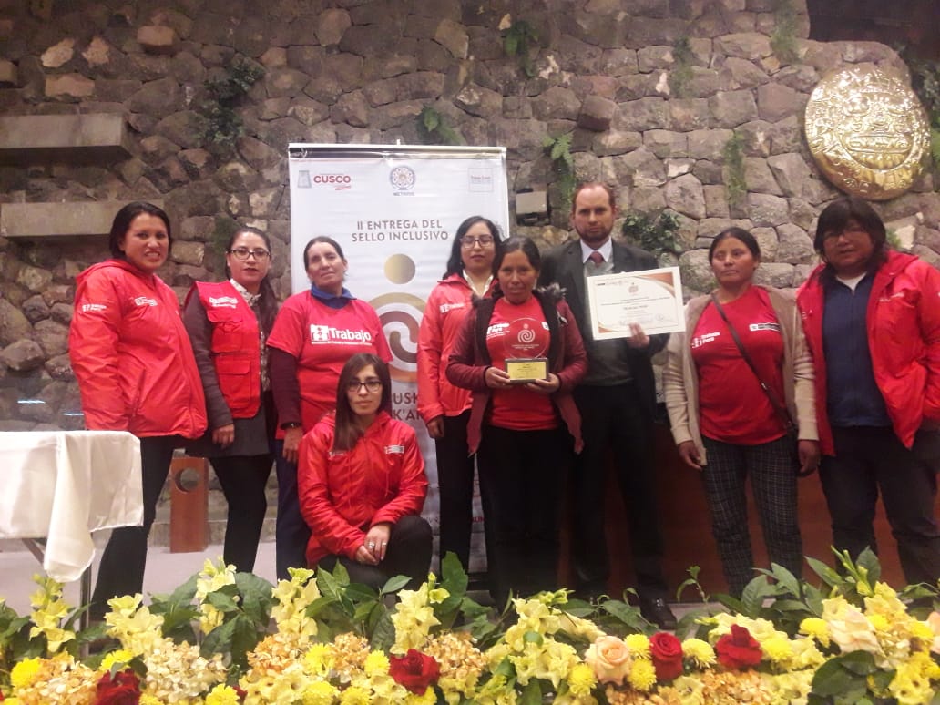 cusco uz sello inclusivo trabajaperu Trabaja Perú, a través de su Unidad Zonal Cusco, obtuvo el primer lugar de la segunda edición del Sello Inclusivo “Kuska Llank’anchis”, el cual tiene como objetivo principal reconocer a…
