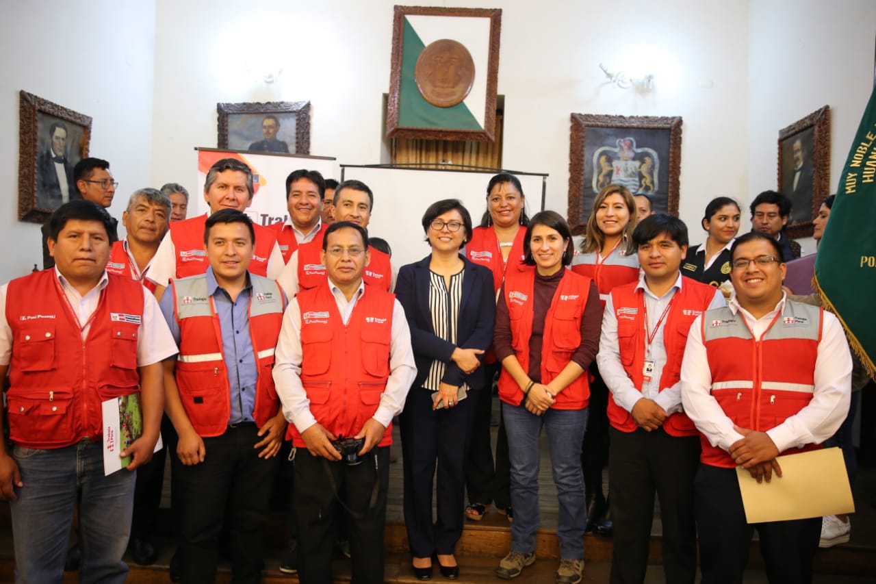 huanuco reunion trabajaperu2019 1 La ministra de Trabajo y Promoción del Empleo, Sylvia Cáceres, se reunió ayer con autoridades del departamento de Huánuco y Pasco con el fin de impulsar los proyectos que son…