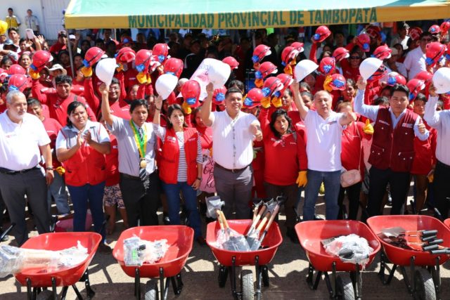 radio madre de dios trabajaperu 2019 Radio Madre de Dios (Madre de Dios)
12/10/2019
Programa del Ministerio de Trabajo y Promoción del Empleo, Trabaja Perú, ejecutará obras en toda la región que tendrán un total de 27 millones…