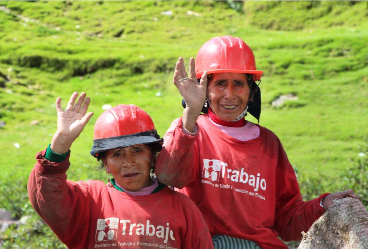 trabajaperu 1 Perú 21
17/10/2019
Ministra supervisó la ejecución de 4 proyectos del Programa Trabaja Perú.
Puedes leer aquí la nota completa.…