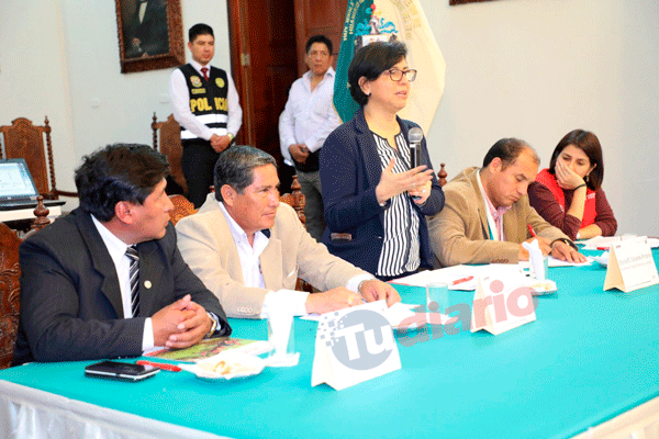 tu diario trabajaperu2019 Tu Diario (Huánuco)
La Ministra de Trabajo y Promoción del Empleo (MTPE), Sylvia Cáceres Pizarro, acompañada de la directora ejecutiva de Trabaja Perú, Flor de Esperanza Blanco Huachecorne, llegó ayer a…