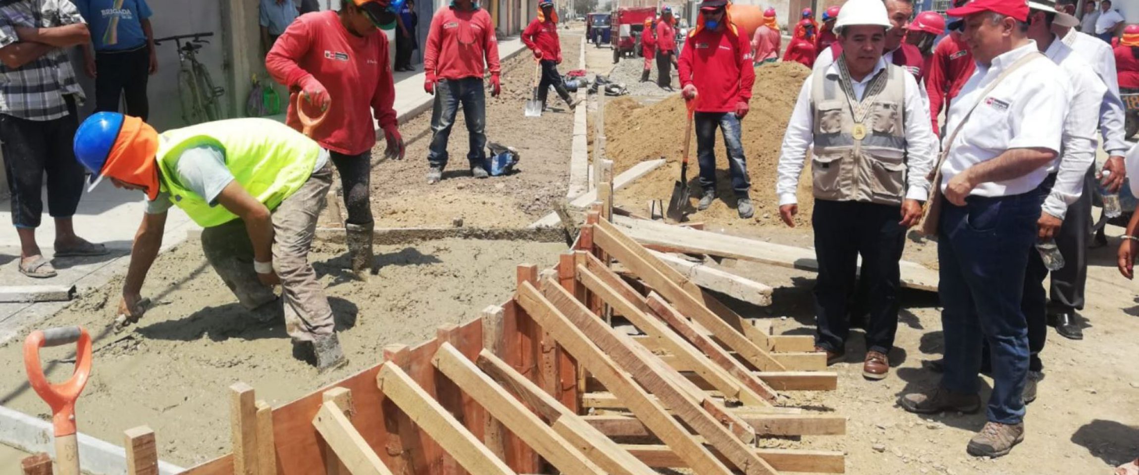 andina trabajaperu lambayeque 2019 Andina
20/11/2019
El viceministro de Promoción del Empleo y Capacitación Laboral, Javier Palacios, supervisó tres proyectos del programa Trabaja Perú, que generan 185 empleos temporales en Lambayeque.
Puedes leer aquí la nota completa.…