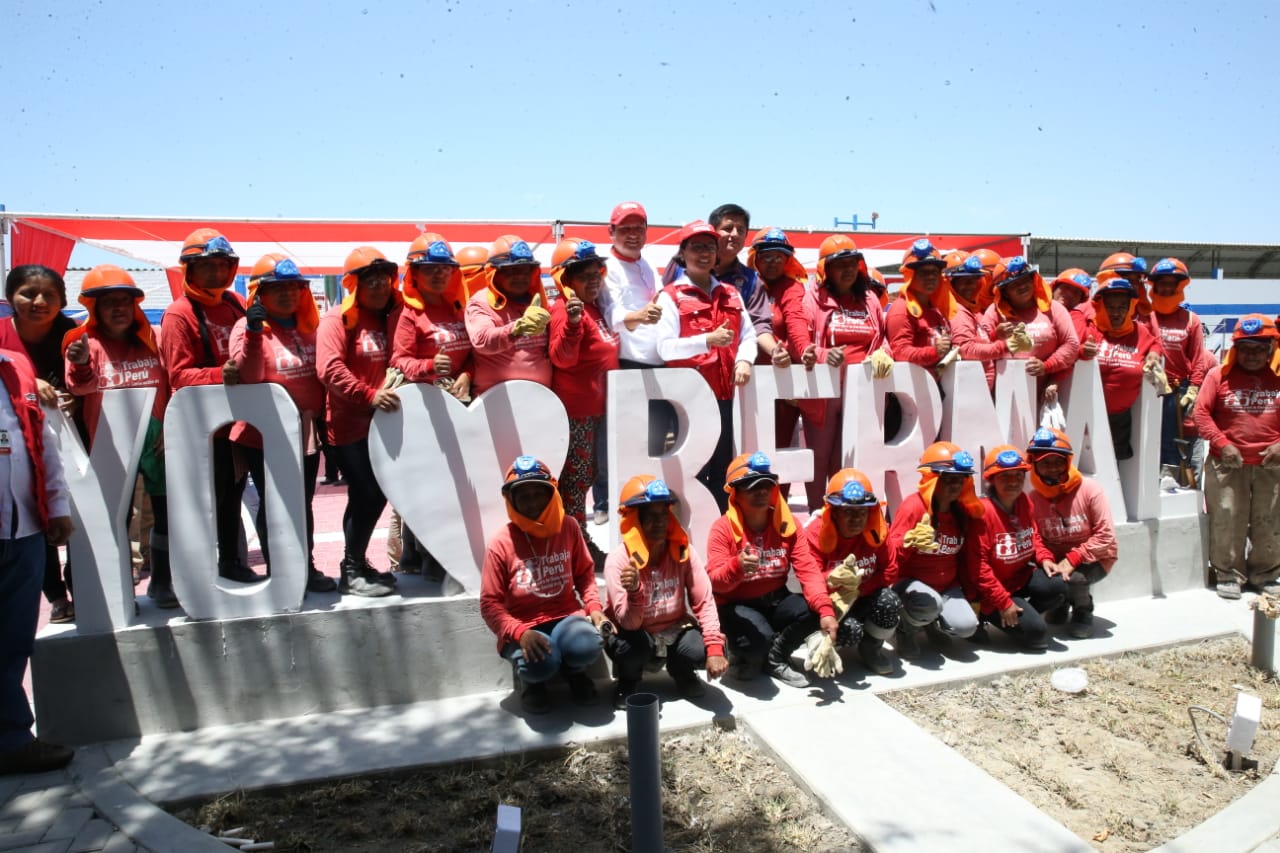 bernal trabajaperu 2019 piura noviembre 1 La ministra de Trabajo y Promoción del Empleo, Sylvia Cáceres, supervisó hoy dos proyectos de infraestructura básica, social y económica, intensiva en mano de obra no calificada, que Trabaja Perú…