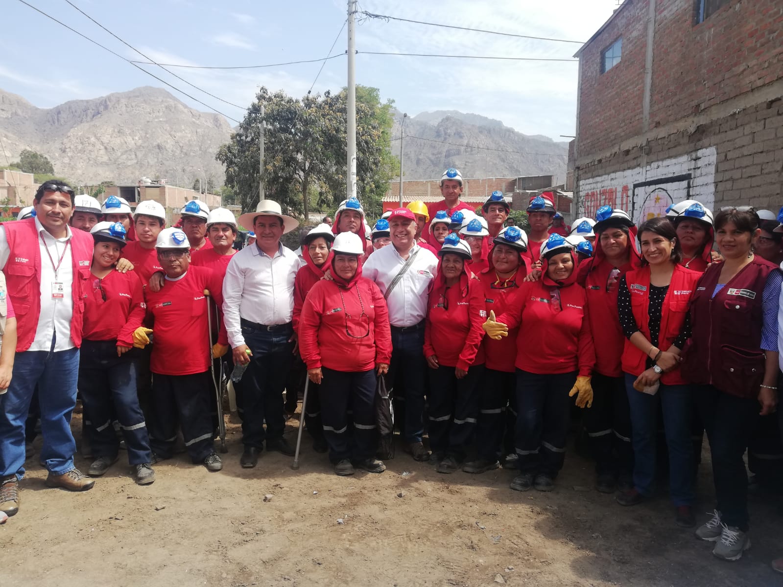 lambayeque trabajaperu2019 1 El viceministro de Promoción del Empleo y Capacitación Laboral, Javier Palacios Gallegos, supervisó hoy tres proyectos de infraestructura básica, social y económica que Trabaja Perú cofinancia en Lambayeque con una…