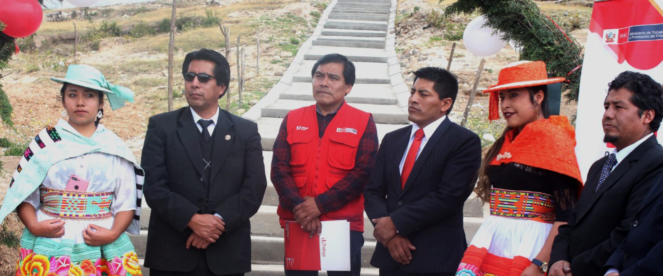 manzanares trabajaperu Correo (Huancayo)
09/11/2019
El programa Trabaja Perú entregó una obra turística en el sector Ushno Loma, San Miguel, en la provincia de Concepción.
Puedes leer aquí la nota completa.…