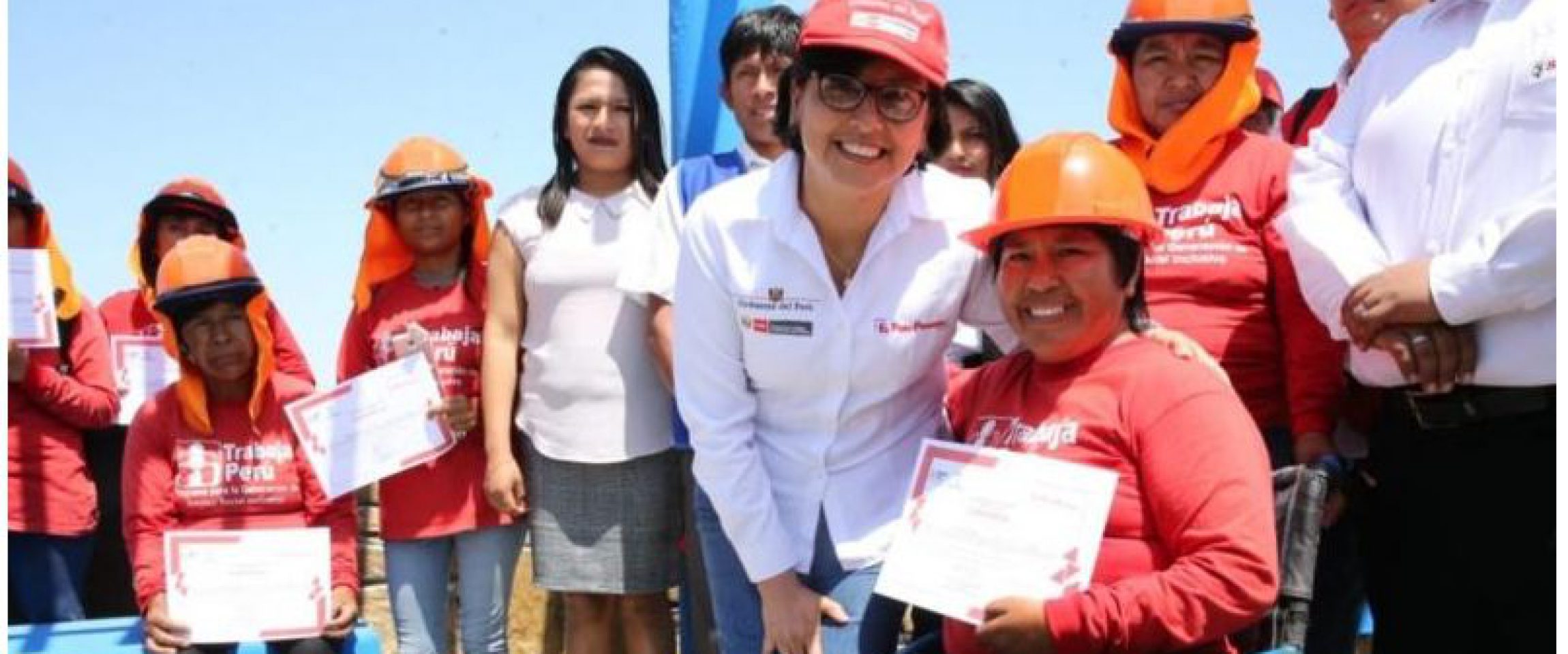 nacional trabajaperu2019 noviembre piura Radio Nacional del Perú
05/11/2019
El Gobierno está generando 339 empleos temporales en Piura, casi tres veces más que el año 2018, por medio del Programa Trabaja Perú, en beneficio de la…