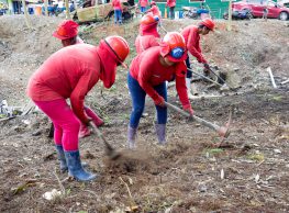 Otros más de 100 mil empleos temporales serán generados en beneficio de los peruanos y peruanas que se encuentran en situación de pobreza, así como de aquellas personas que se…