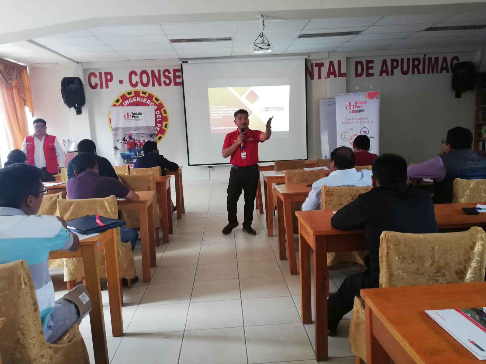 asistencia tecnica apurimac trabajaperu2019 Trabaja Perú iniciará próximamente la convocatoria relativa a su Concurso de Proyectos 2020, por lo que, a través de sus unidades zonales, viene brindando asistencia técnica gratuita a los funcionarios…