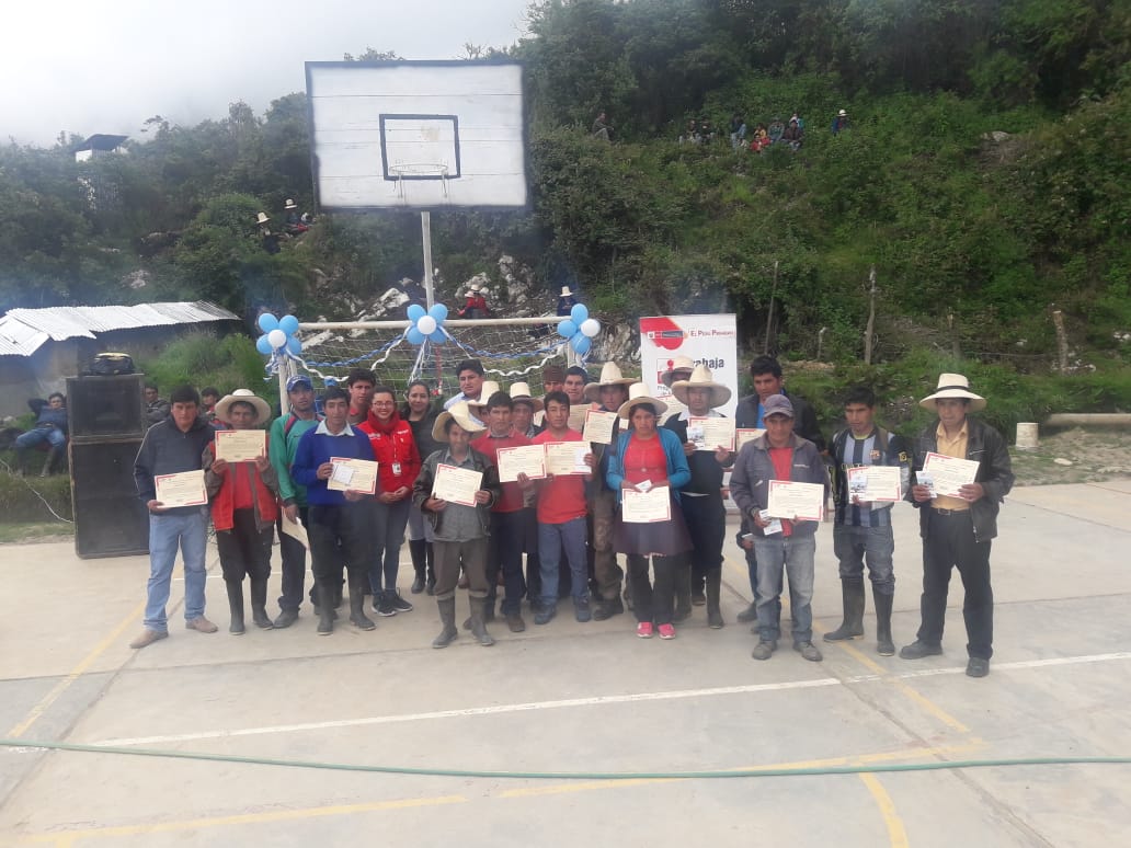 cajamarca trabajaperu2019 1 Antes de su construcción, los pobladores y pobladoras de la comunidad de la Quinua, ubicada en el distrito de Oxamarca, Celendín, no tenían dónde hacer deporte. En el mejor de…