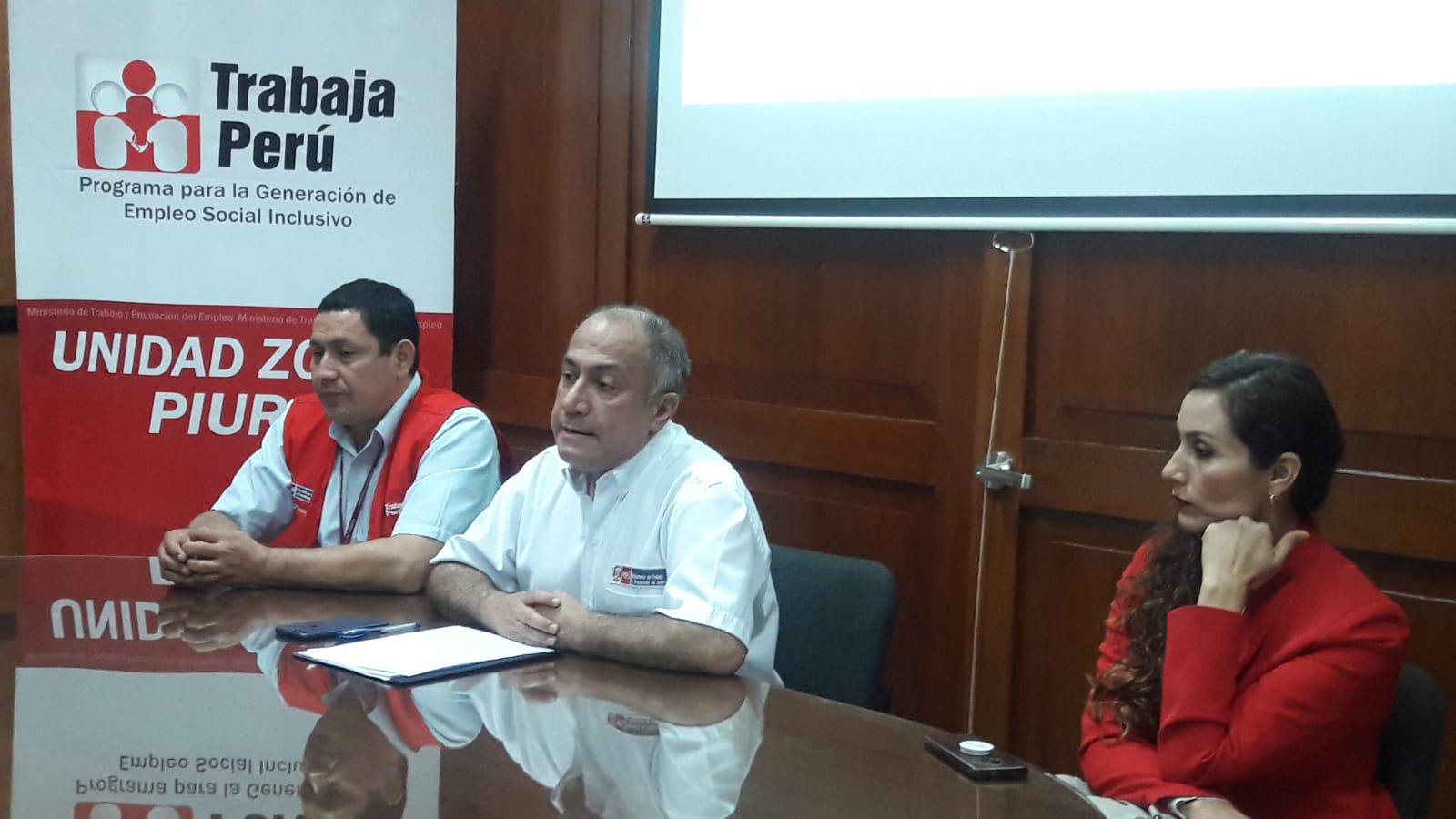 piura trabajaperu2019 2 El viceministro de Promoción del Empleo y Capacitación Laboral, Javier Palacios, se reunió con alcaldes de Piura para presentar los alcances de Trabaja Perú, en el contexto de su Concurso…