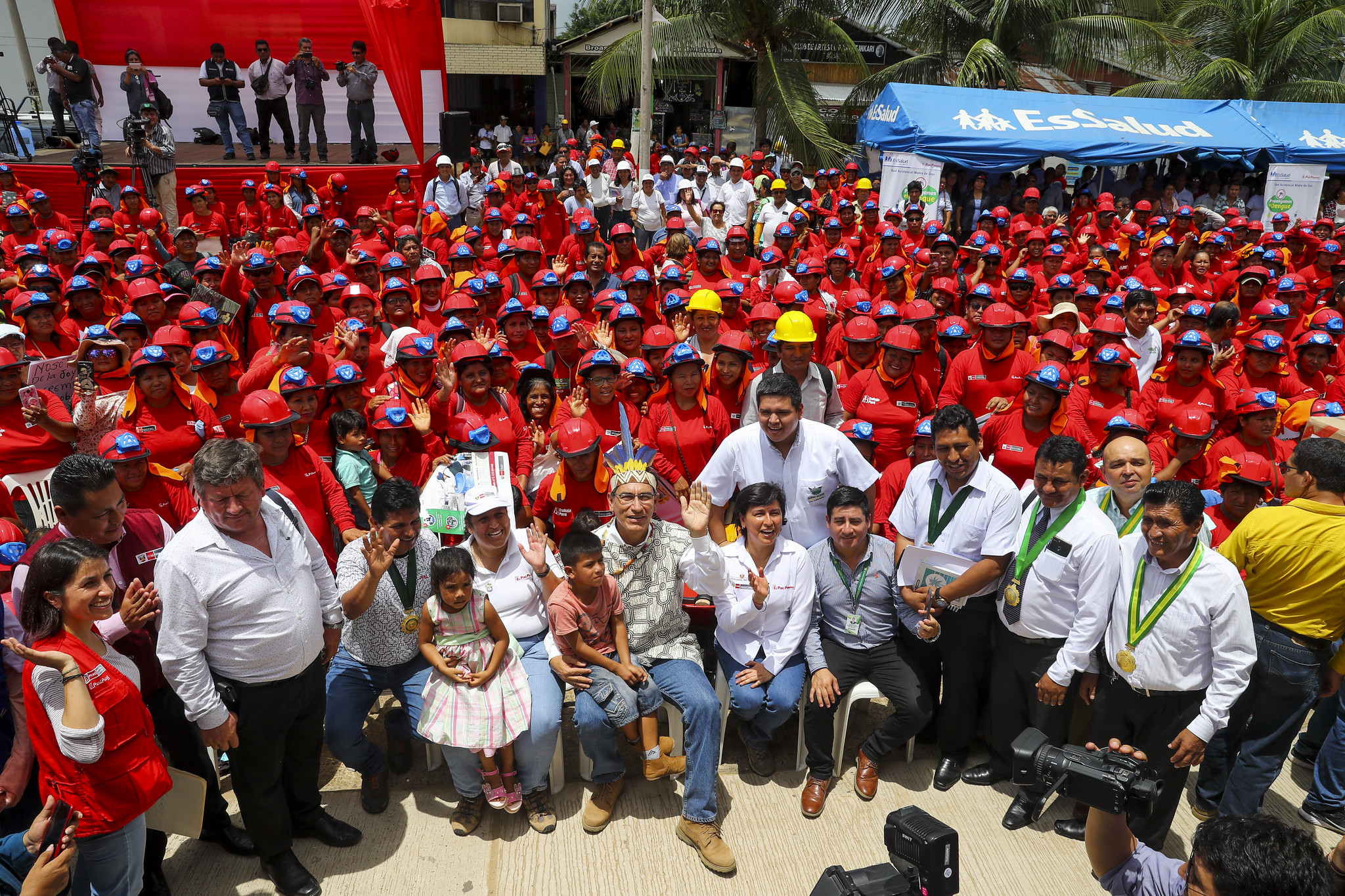 trabajaperu2019 madre de dios El presidente Martín Vizcarra y la ministra de Trabajo y Promoción del Empleo, Sylvia Cáceres, dieron inicio, oficialmente, a la ejecución de 45 proyectos de infraestructura básica que el Gobierno…