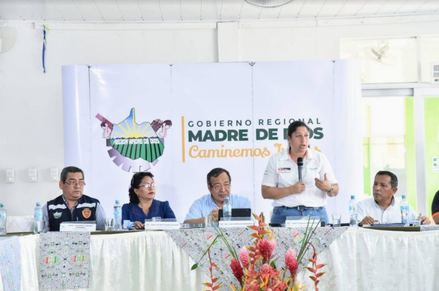 madrededios trabajaperu2020 Madre de Dios Radio (Madre de Dios)
27/01/2020
Como representante del Ejecutivo, la ministra del Ambiente, Fabiola Muñoz, habló sobre los presupuestos asignados a la región para proyectos multisectoriales. Así, dijo que…