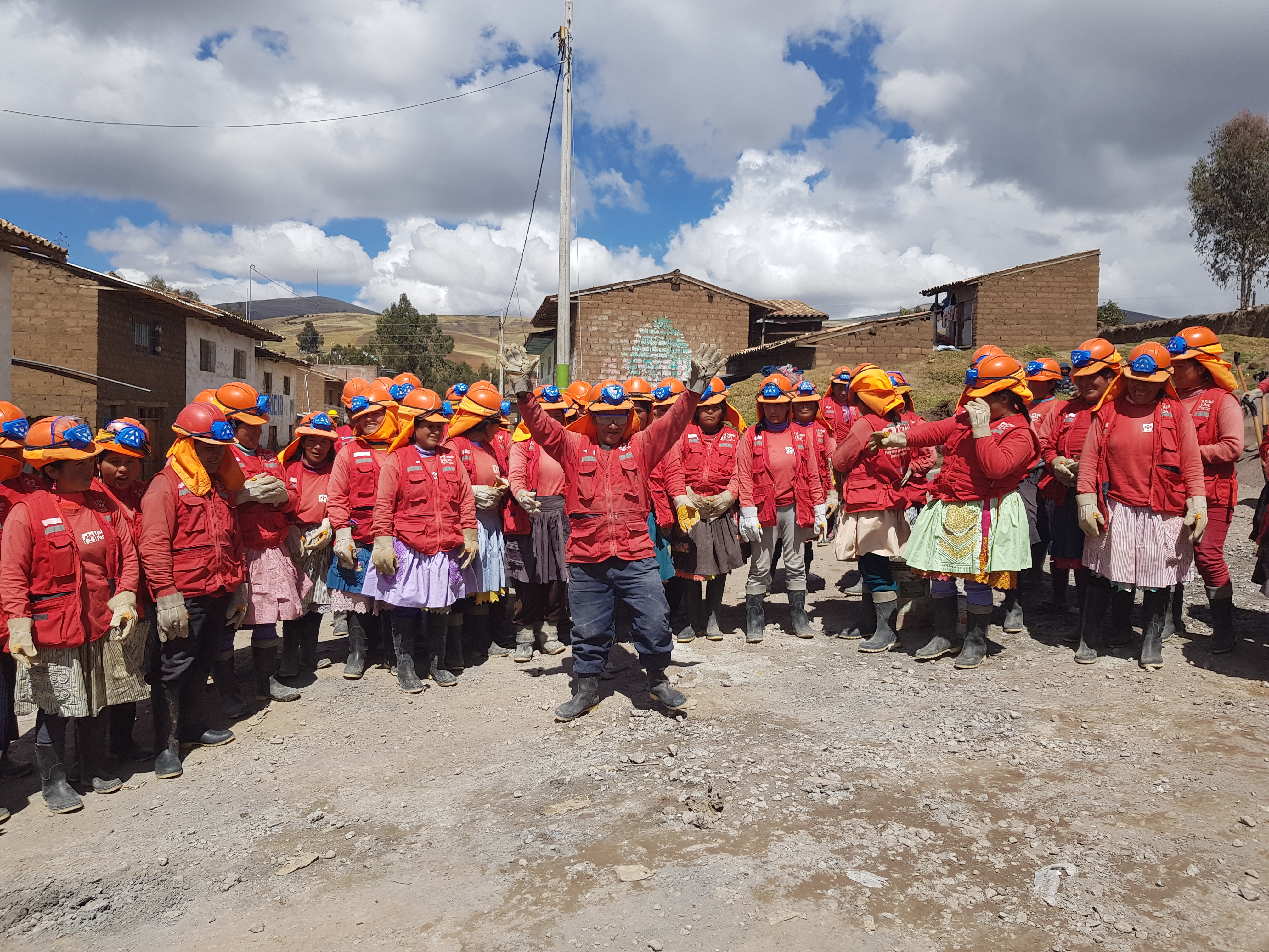 trabajaperu 10 Más de 105 mil peruanos y peruanas se registraron para postular a los más de 71 mil empleos temporales que serán generados por  Trabaja Perú, junto a los gobiernos locales…